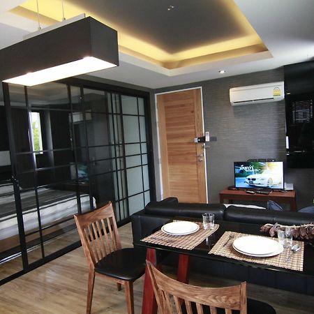 S Bloc Saladaeng Bed & Breakfast Bangkok Ngoại thất bức ảnh
