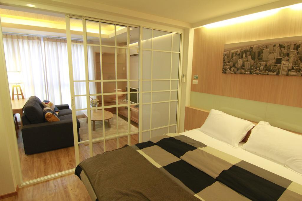 S Bloc Saladaeng Bed & Breakfast Bangkok Ngoại thất bức ảnh