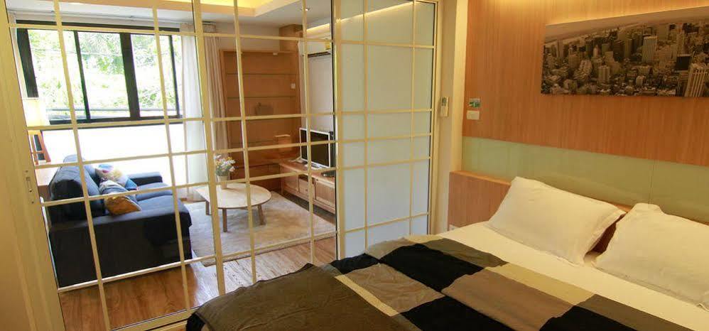 S Bloc Saladaeng Bed & Breakfast Bangkok Ngoại thất bức ảnh