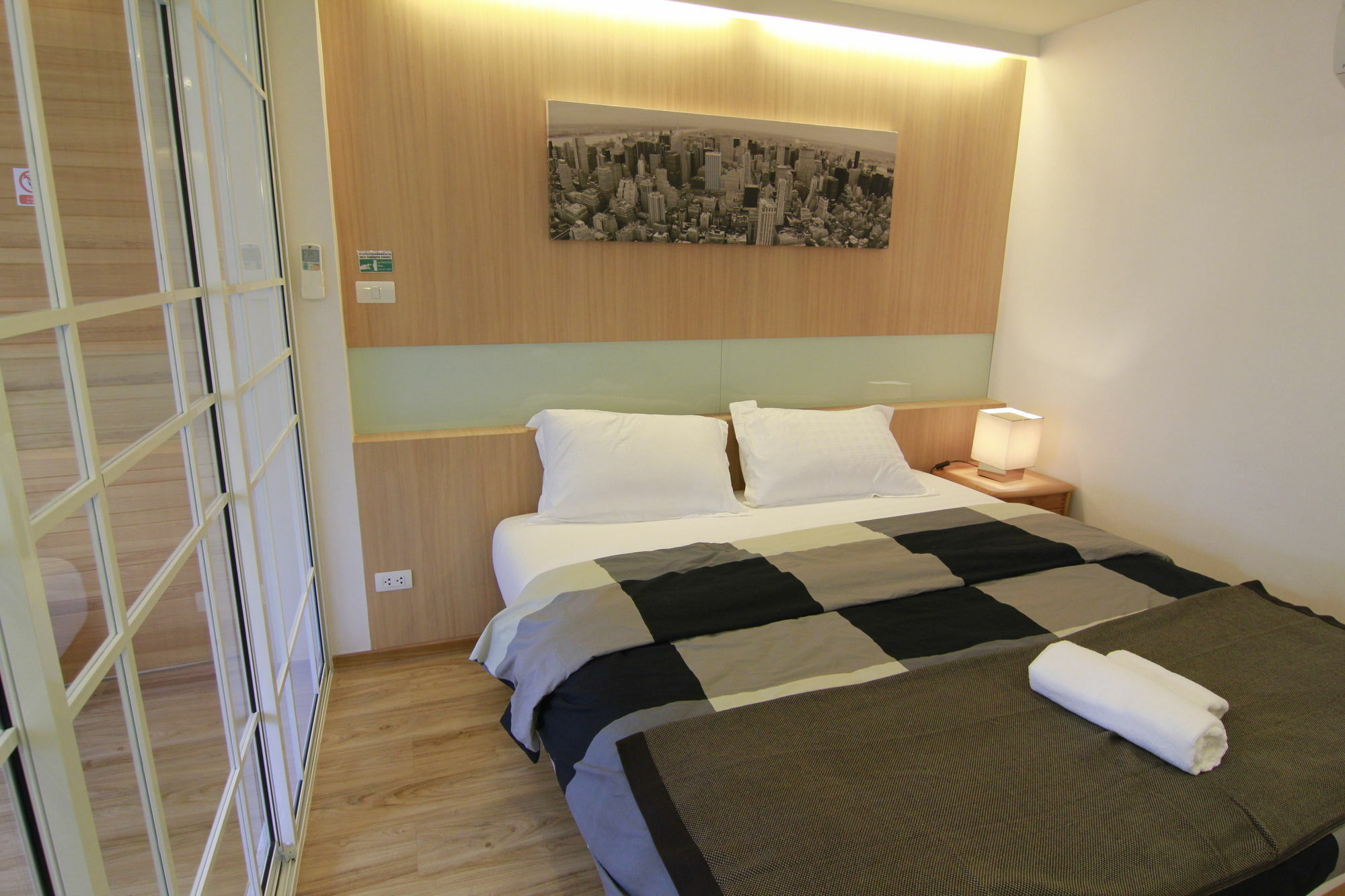 S Bloc Saladaeng Bed & Breakfast Bangkok Ngoại thất bức ảnh