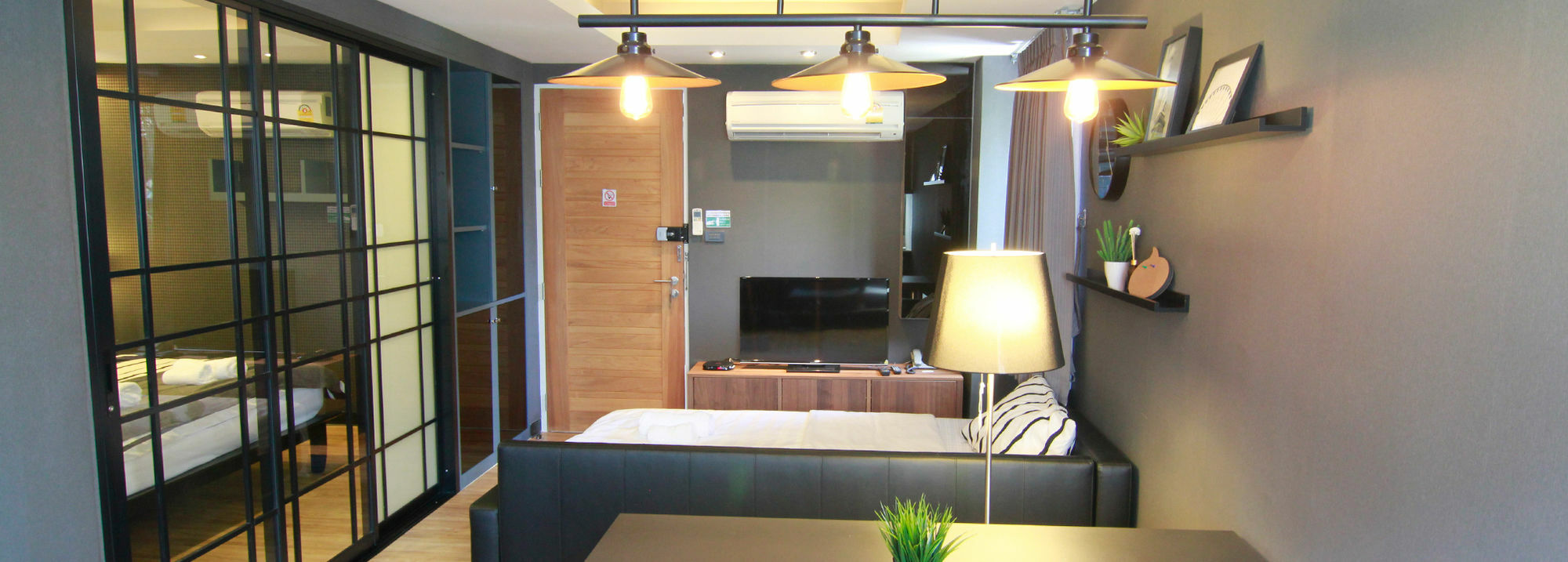 S Bloc Saladaeng Bed & Breakfast Bangkok Ngoại thất bức ảnh