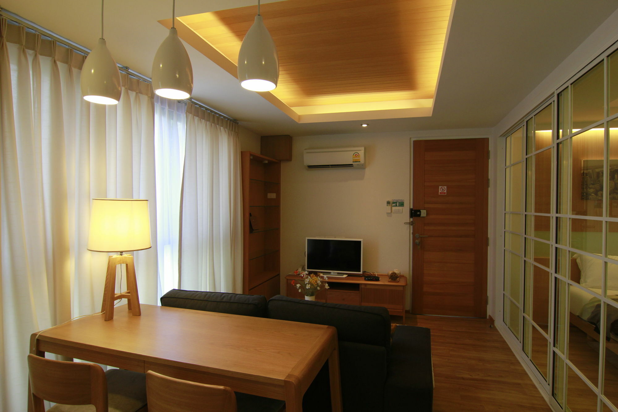 S Bloc Saladaeng Bed & Breakfast Bangkok Ngoại thất bức ảnh