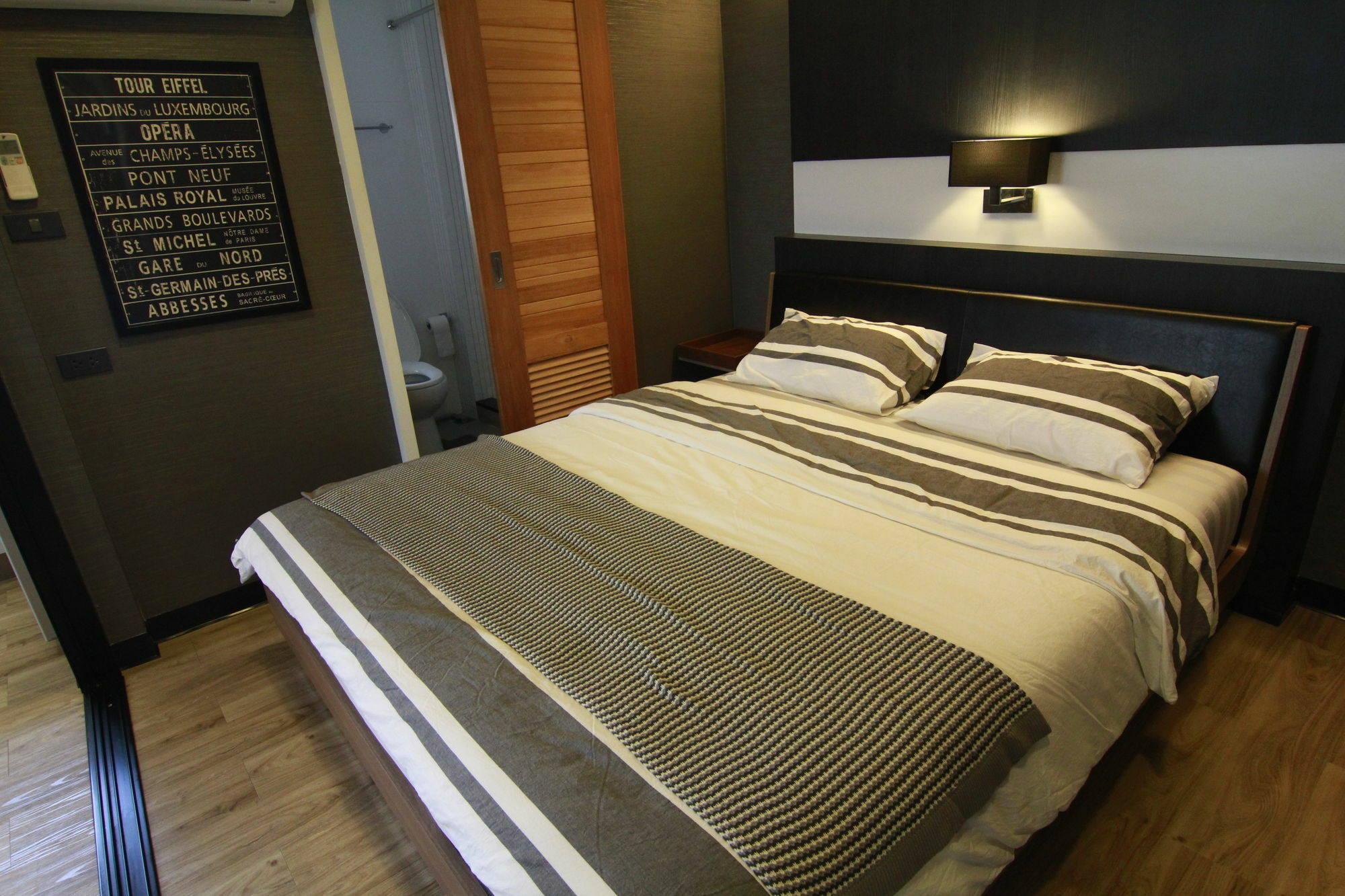 S Bloc Saladaeng Bed & Breakfast Bangkok Ngoại thất bức ảnh