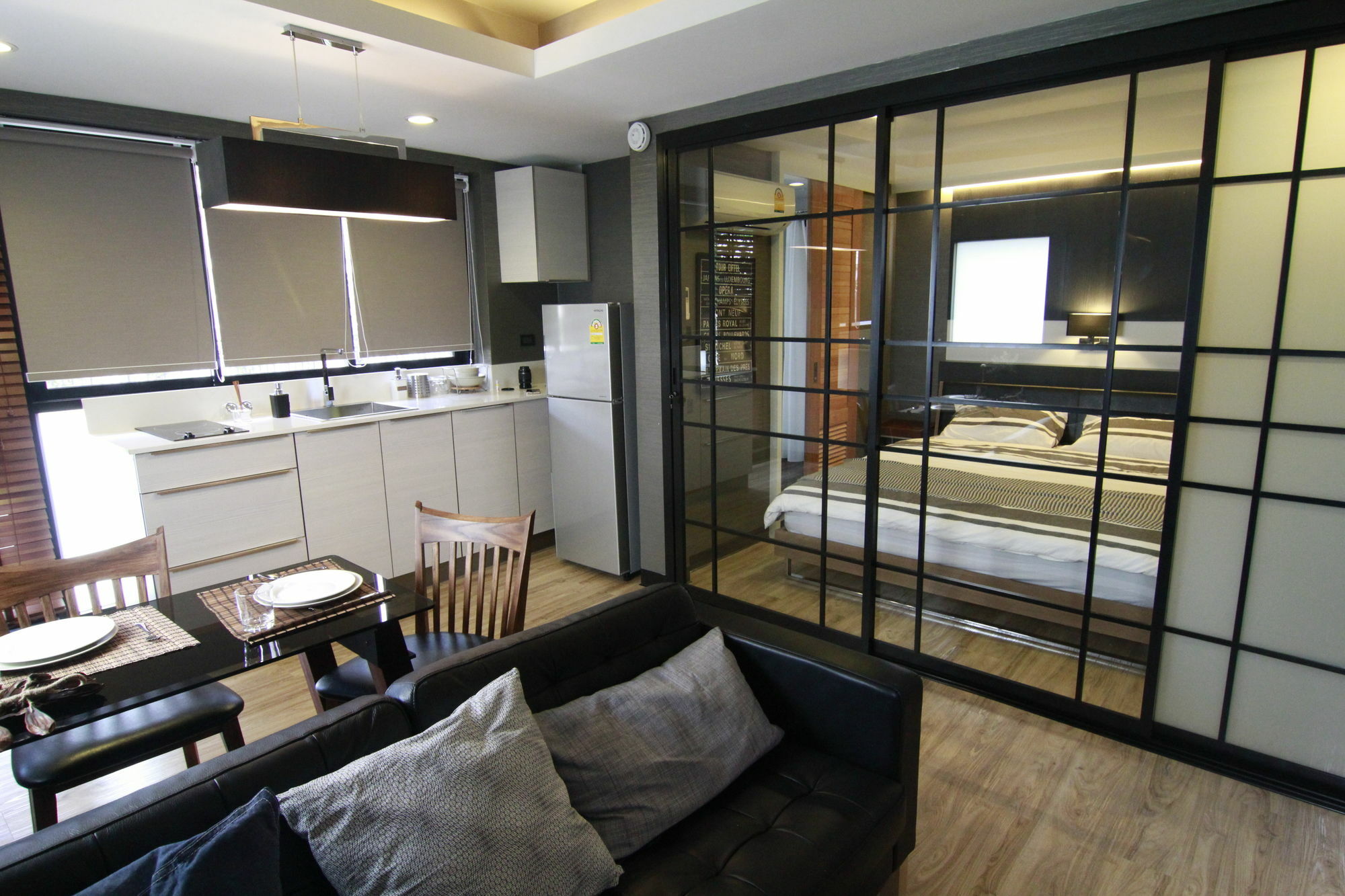 S Bloc Saladaeng Bed & Breakfast Bangkok Ngoại thất bức ảnh