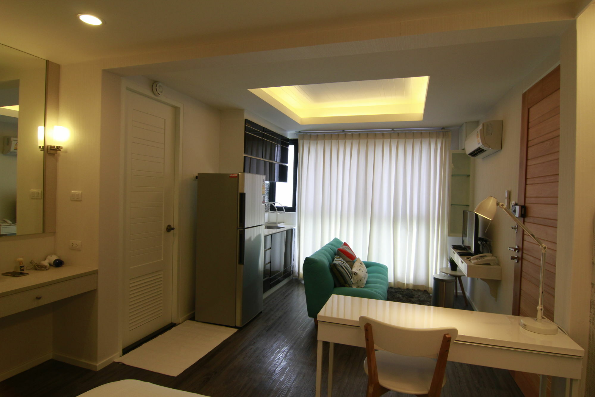 S Bloc Saladaeng Bed & Breakfast Bangkok Ngoại thất bức ảnh